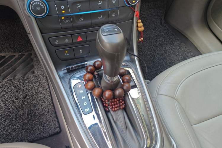 Used Chevrolet Malibu 2012 2.0L Automatic Luxury Edition Gear Lever