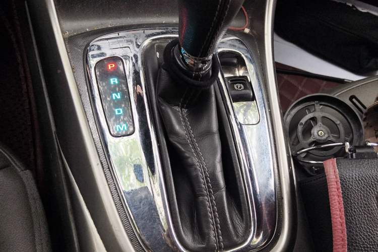 Used Chevrolet Malibu 2012 2.0L Automatic Luxury Edition Gear Lever
