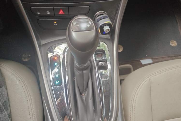 Used Chevrolet Malibu 2012 2.0L Automatic Comfort Edition Gear Lever