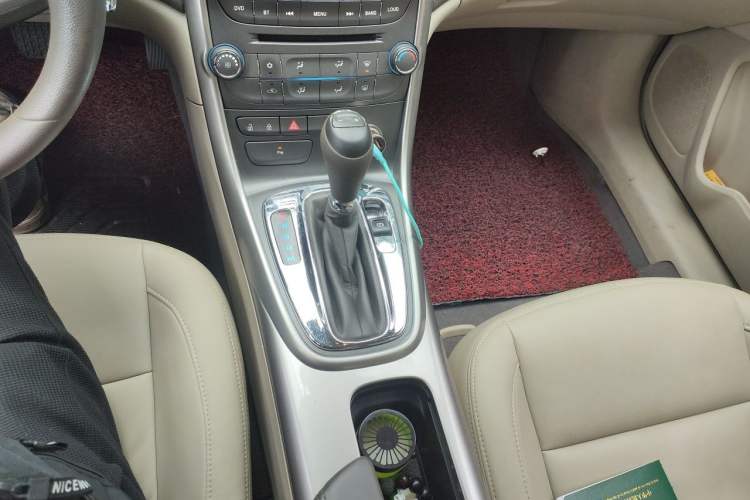 Used Chevrolet Malibu 2012 2.0L Automatic Comfort Edition Gear Lever