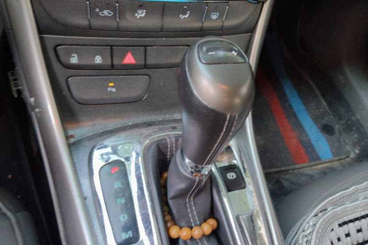 Used Chevrolet Malibu 2012 2.0L Automatic Luxury Edition Gear Lever