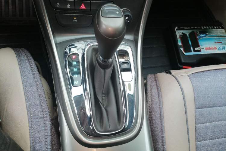 Used Chevrolet Malibu 2012 2.0L Automatic Comfort Edition Gear Lever
