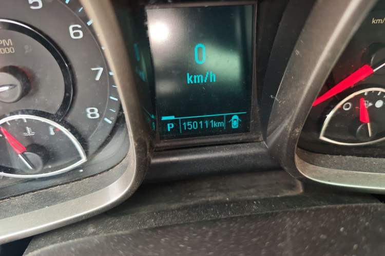 Used Chevrolet Malibu 2012 2.0L Automatic Luxury Edition Odometer Close Up