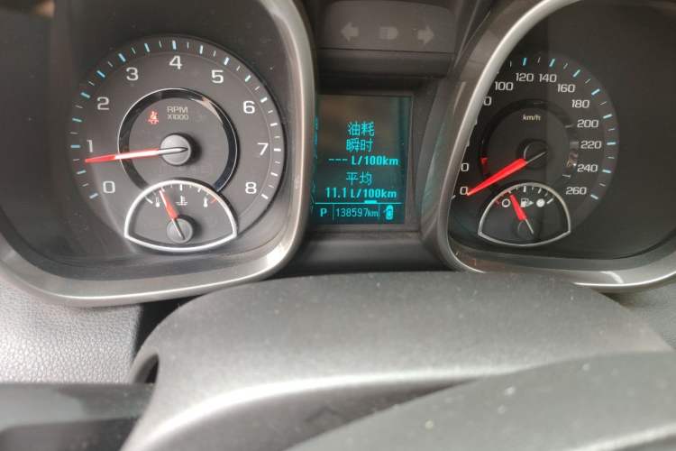 Used Chevrolet Malibu 2012 2.4L Automatic Luxury Edition Odometer Close Up