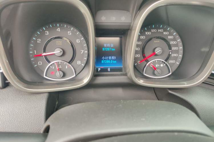 Used Chevrolet Malibu 2012 1.6T Automatic Luxury Edition Odometer Close Up