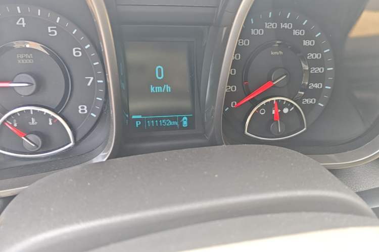 Used Chevrolet Malibu 2012 2.0L Automatic Luxury Edition Odometer Close Up