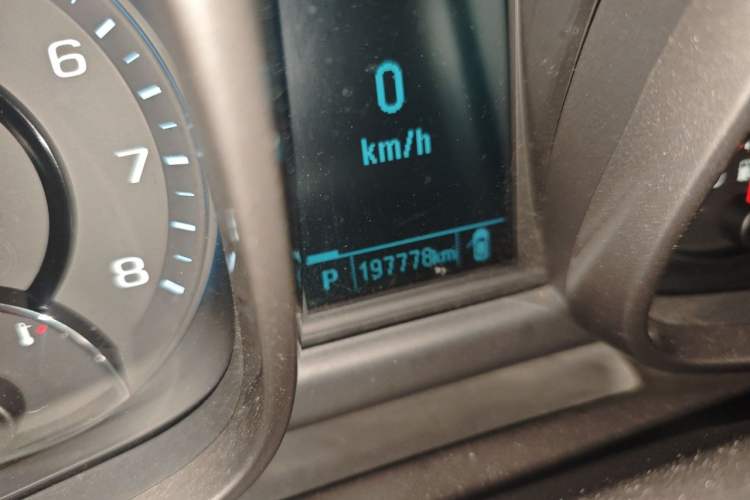 Used Chevrolet Malibu 2012 2.0L Automatic Comfort Edition Odometer Close Up
