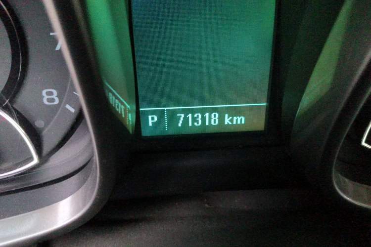 Used Chevrolet Malibu 2012 2.0L Automatic Comfort Edition Odometer Close Up