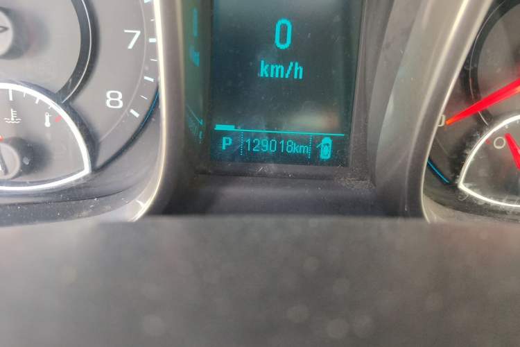 Used Chevrolet Malibu 2012 2.0L Automatic Luxury Edition Odometer Close Up