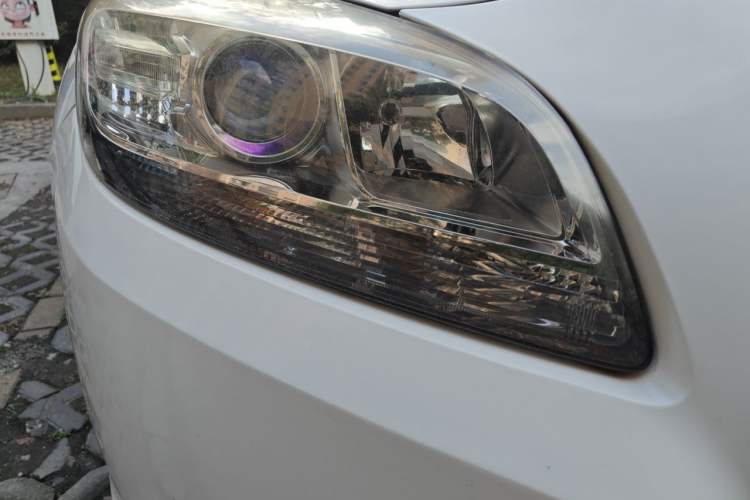 Used Chevrolet Malibu 2012 2.0L Automatic Luxury Edition Right Front Headlight