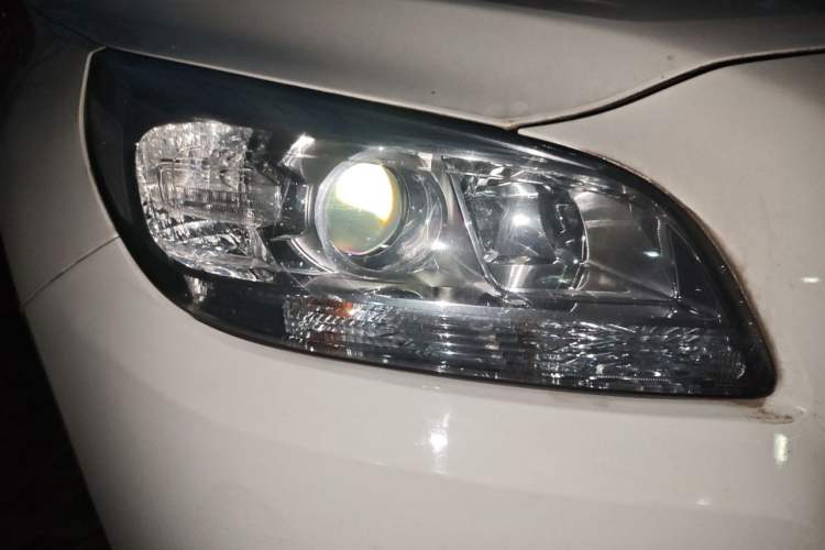 Used Chevrolet Malibu 2012 2.0L Automatic Luxury Edition Right Front Headlight