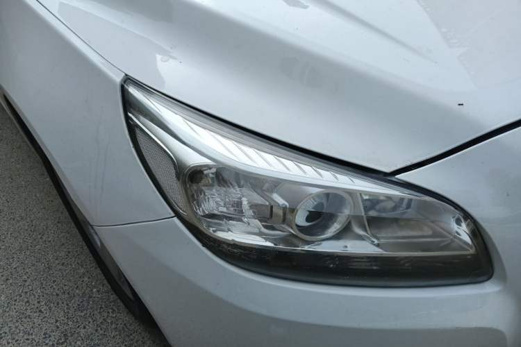 Used Chevrolet Malibu 2012 2.0L Automatic Luxury Edition Right Front Headlight