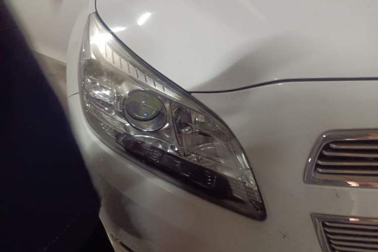 Used Chevrolet Malibu 2012 2.0L Automatic Luxury Edition Right Front Headlight