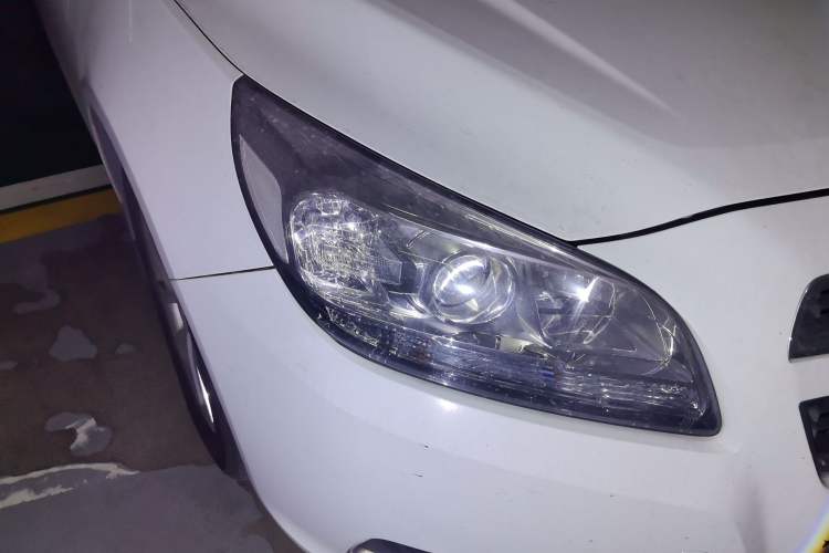 Used Chevrolet Malibu 2012 2.0L Automatic Luxury Edition Right Front Headlight