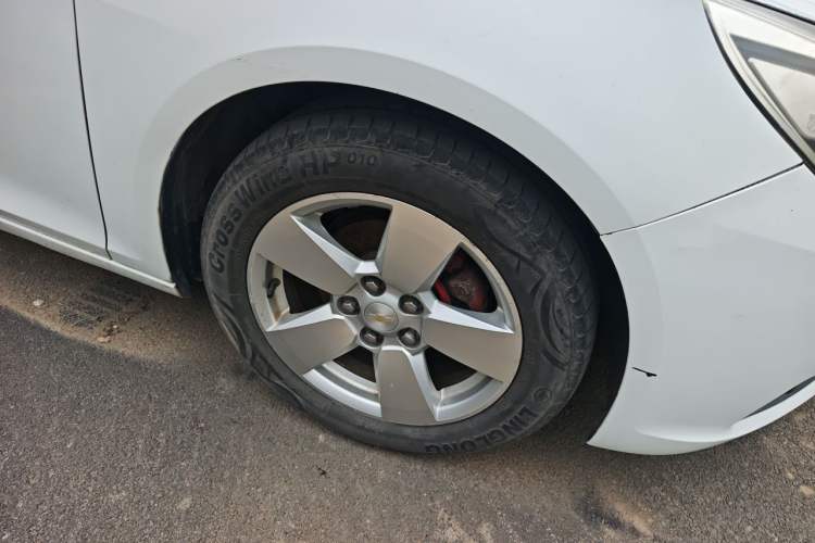 Used Chevrolet Malibu 2012 2.0L Automatic Luxury Edition Right Front Wheel Hub