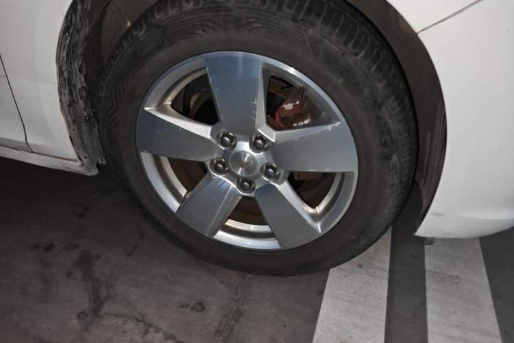 Used Chevrolet Malibu 2012 2.0L Automatic Comfort Edition Right Front Wheel Hub