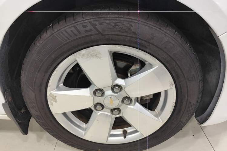 Used Chevrolet Malibu 2012 2.0L Automatic Comfort Edition Right Front Wheel Hub