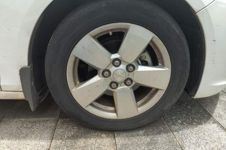 Used Chevrolet Malibu 2012 2.0L Automatic Comfort Edition Right Front Wheel Hub