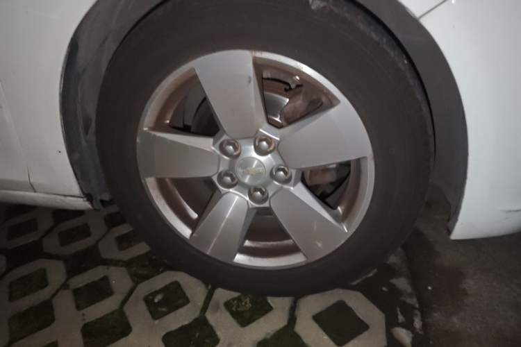 Used Chevrolet Malibu 2012 2.0L Automatic Luxury Edition Right Front Wheel Hub