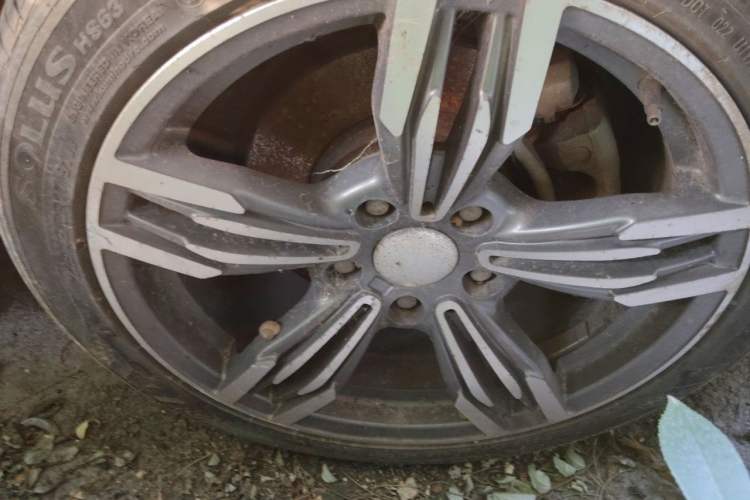 Used Chevrolet Malibu 2012 2.0L Automatic Luxury Edition Right Front Wheel Hub