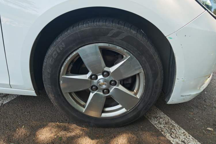 Used Chevrolet Malibu 2012 2.4L Automatic Flagship Edition Right Front Wheel Hub