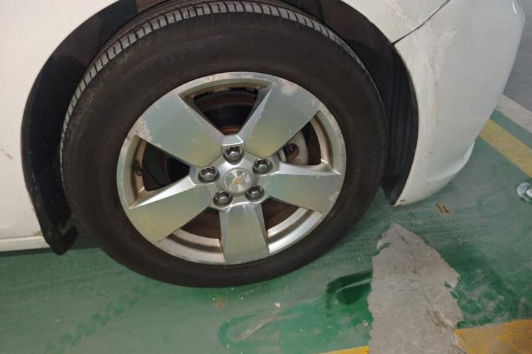 Used Chevrolet Malibu 2012 2.0L Automatic Comfort Edition Right Front Wheel Hub