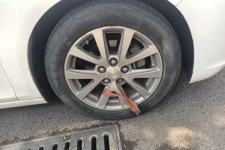 Used Chevrolet Malibu 2012 2.0L Automatic Luxury Edition Right Front Wheel Hub