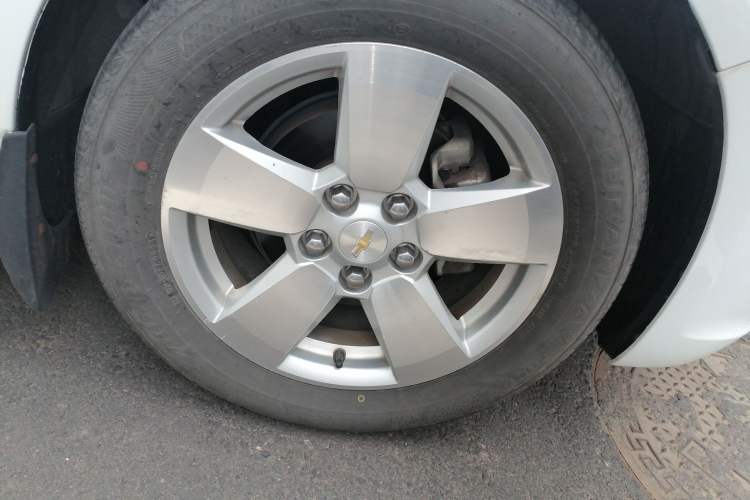 Used Chevrolet Malibu 2012 2.0L Automatic Comfort Edition Right Front Wheel Hub