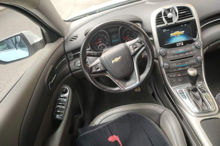 Used Chevrolet Malibu 2012 2.4L Automatic Luxury Edition Steering Wheel