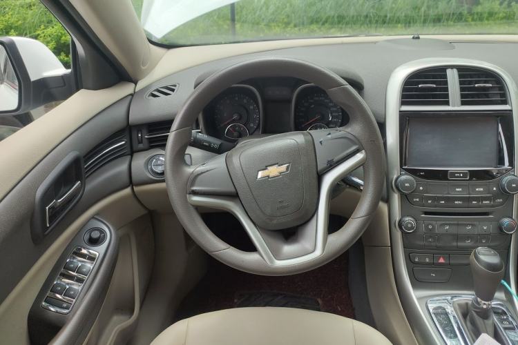 Used Chevrolet Malibu 2012 2.0L Automatic Comfort Edition Steering Wheel