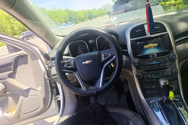 Used Chevrolet Malibu 2012 2.4L Automatic Luxury Edition Steering Wheel