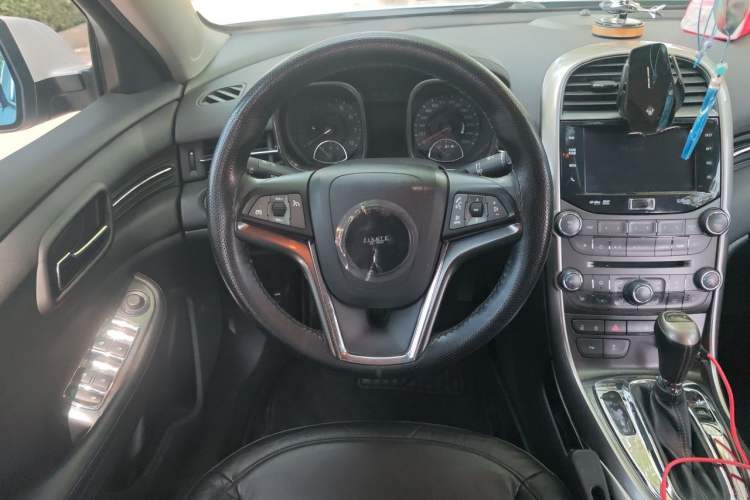 Used Chevrolet Malibu 2012 2.4L Automatic Flagship Edition Steering Wheel