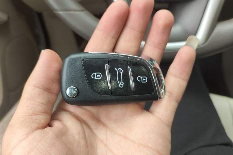 Used Chevrolet Malibu 2012 2.0L Automatic Comfort Edition Vehicle Key