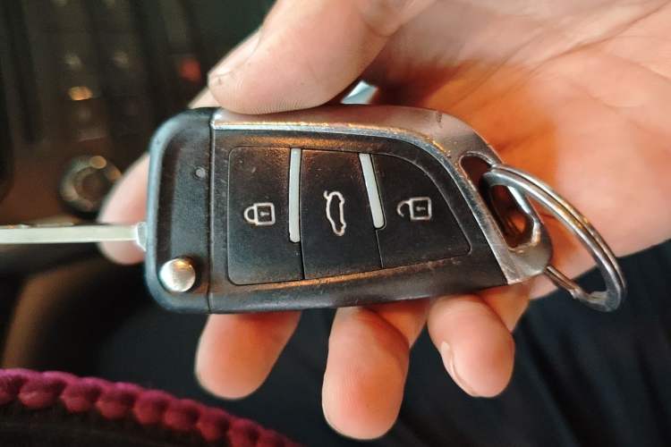Used Chevrolet Malibu 2012 2.0L Automatic Comfort Edition Vehicle Key