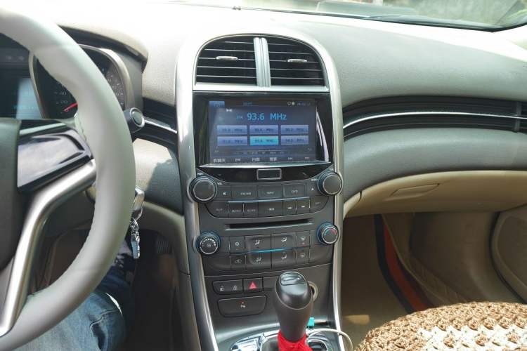 Used Chevrolet Malibu 2012 2.0L Automatic Comfort Edition Audio And AC Panel