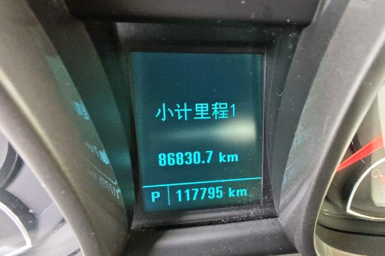 Used Chevrolet Malibu 2012 2.0L Automatic Comfort Edition Odometer Close Up