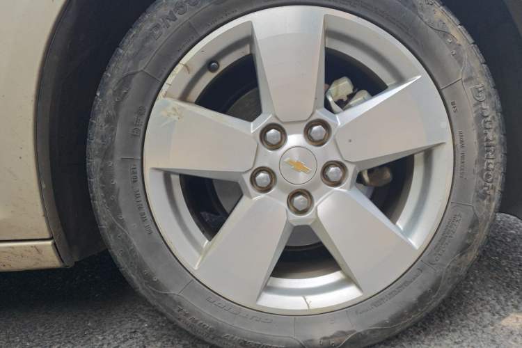 Used Chevrolet Malibu 2012 2.0L Automatic Comfort Edition Right Front Wheel Hub