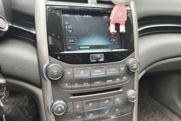 Used Chevrolet Malibu 2013 2.4L Automatic Luxury Edition Audio And AC Panel