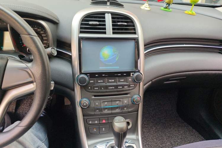 Used Chevrolet Malibu 2013 1.6T Automatic Comfort Edition Audio And AC Panel