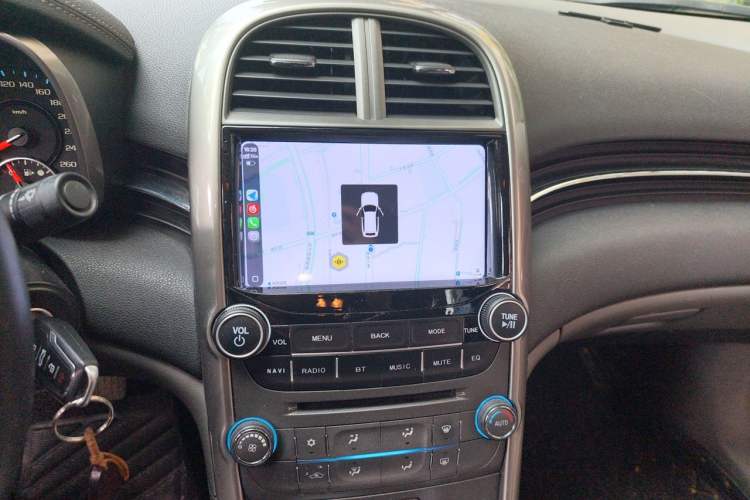 Used Chevrolet Malibu 2013 2.0L Automatic Luxury Edition Audio And AC Panel