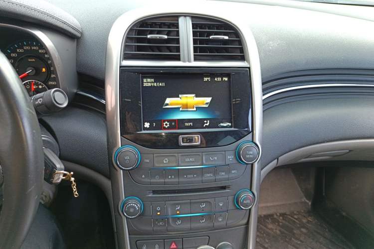Used Chevrolet Malibu 2013 2.0L Automatic Luxury Edition Audio And AC Panel