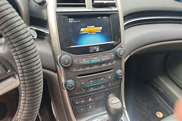 Used Chevrolet Malibu 2013 2.4L Automatic Luxury Edition Audio And AC Panel