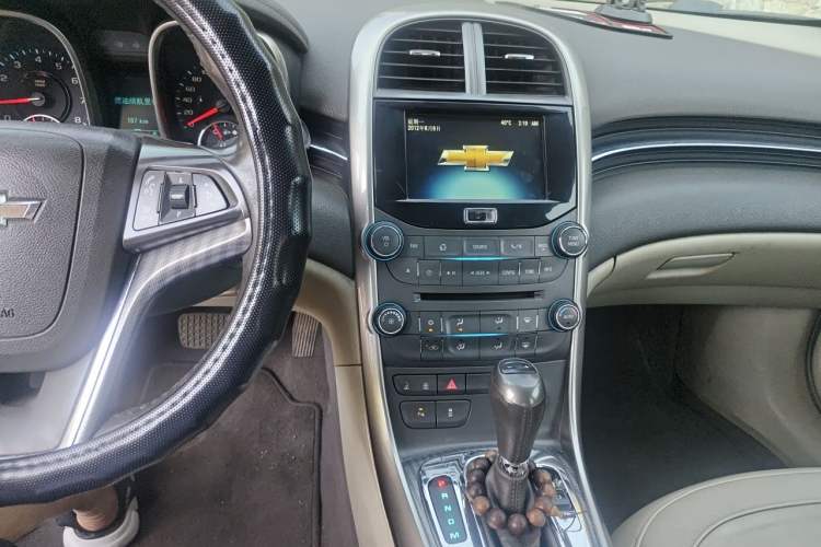 Used Chevrolet Malibu 2013 2.4L Automatic Luxury Edition Audio And AC Panel