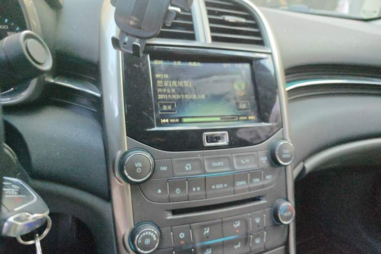 Used Chevrolet Malibu 2013 2.4L Automatic Luxury Edition Audio And AC Panel