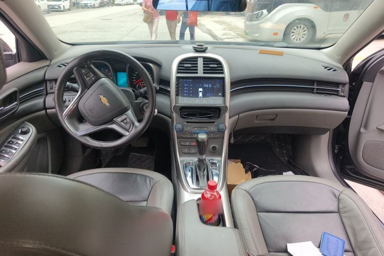Used Chevrolet Malibu 2013 2.0L Automatic Luxury Edition Center Console