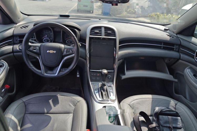 Used Chevrolet Malibu 2013 2.0L Automatic Luxury Edition Center Console