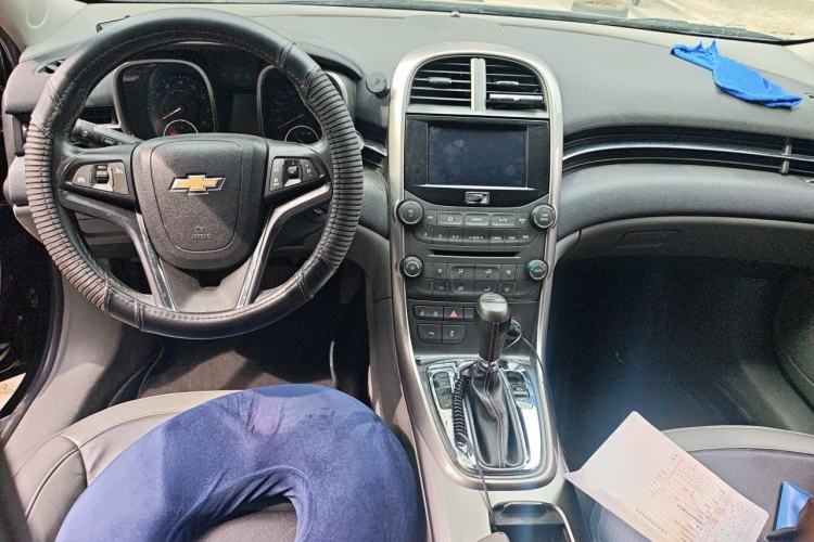 Used Chevrolet Malibu 2013 2.4L Automatic Luxury Edition Center Console