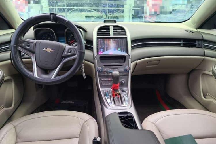 Used Chevrolet Malibu 2013 2.0L Automatic Luxury Edition Center Console