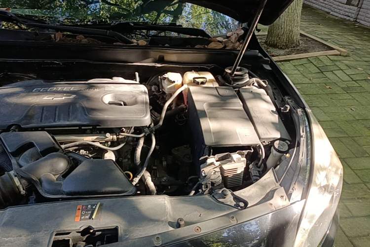 Used Chevrolet Malibu 2013 2.0L Automatic Luxury Edition Engine Bay Left