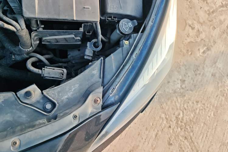 Used Chevrolet Malibu 2013 2.4L Automatic Luxury Edition Engine Bay Left
